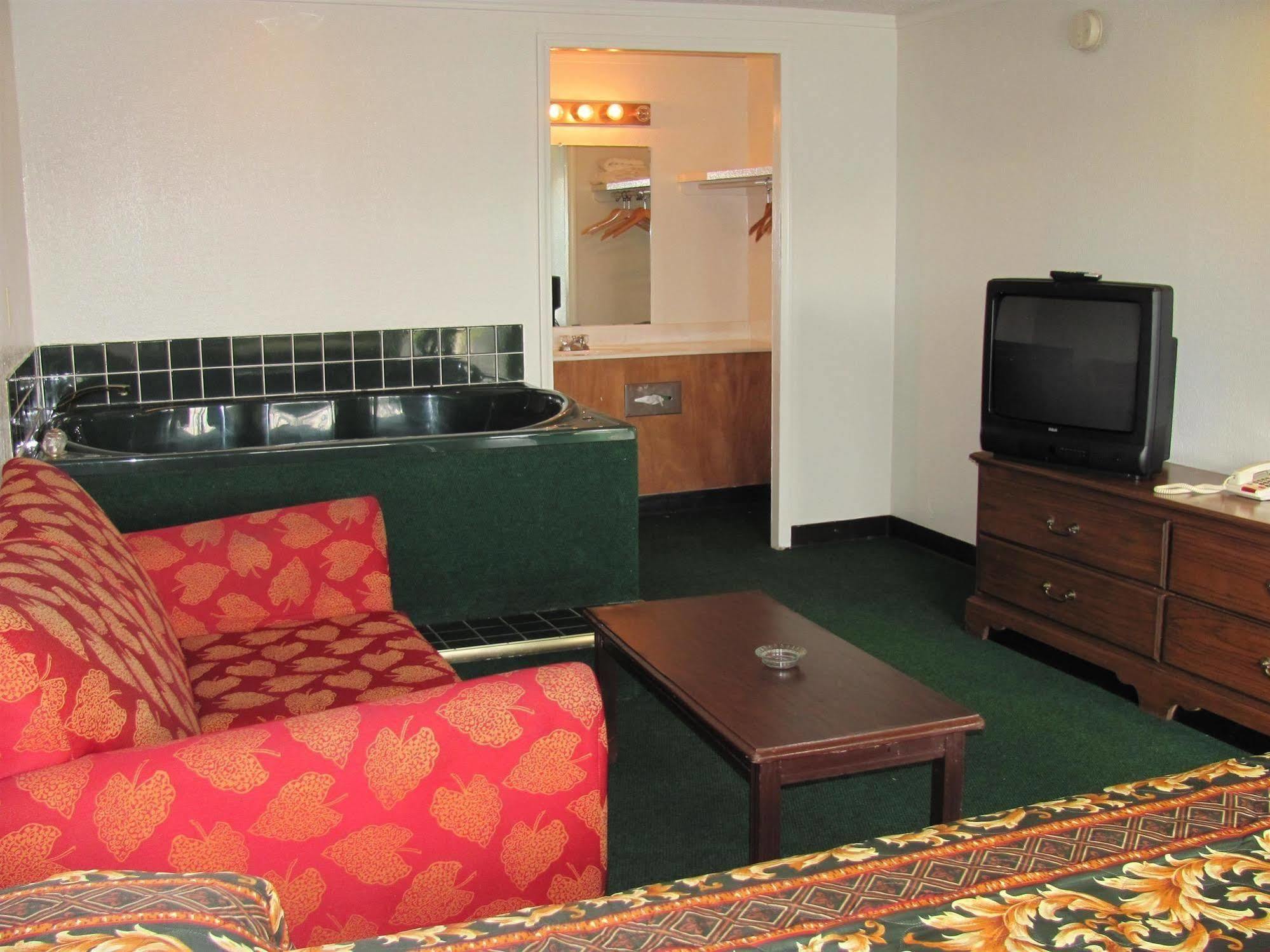 M Star Columbus North Motel Екстериор снимка